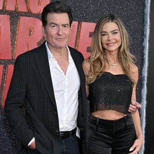 20 Jahre nach Ehe-Aus: Charlie Sheen mit Denise auf Premiere