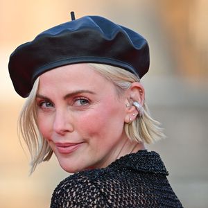 Charlize Theron ist mit Freund Alex glücklicher als je zuvor
