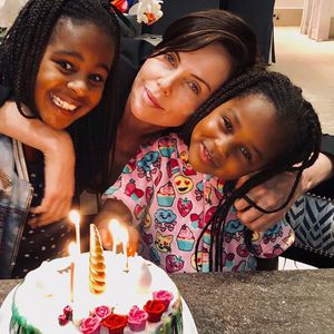 Sohn nun Mädchen: Charlize Theron gratuliert zum Tochter-Tag