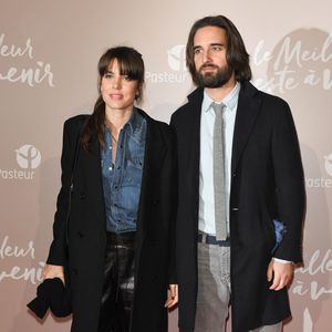 Charlotte Casiraghi und Ehemann geben Red-Carpet-Debüt