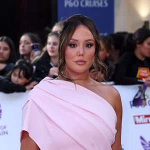 Charlotte Crosby zeigt sich nach Fehlgeburt bei Awards
