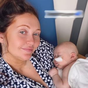Charlotte Dawsons Baby musste schon wieder ins Krankenhaus