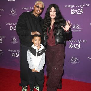 Cher besucht Red Carpet mit Alexander und seinem Sohn Slash