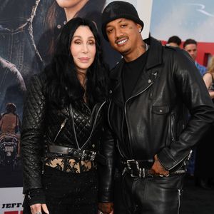 Cher dementiert die Gerüchte um eine Hochzeit mit Alexander