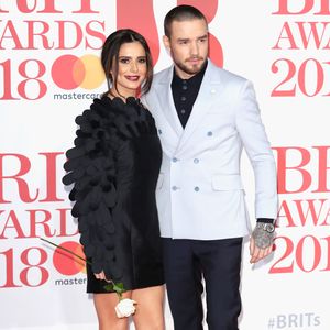 Cheryl Coles Sohn feiert es, dass seine Eltern Promis sind
