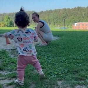 Cheyenne Ochsenknecht stolz: Töchterchen Mavie kann laufen!