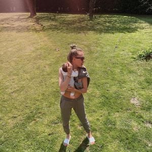 Bauchfrei: Cheyenne Ochsenknecht teilt neues Mama-Baby-Bild