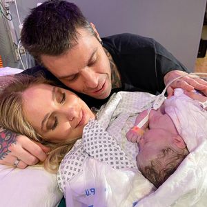 Kurz nach Geburt: Chiara Ferragni teilt neue Babybilder