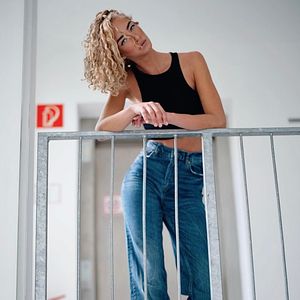 GNTM verheimlichte: Chiara "Kiki" Hölzl brach sich den Arm
