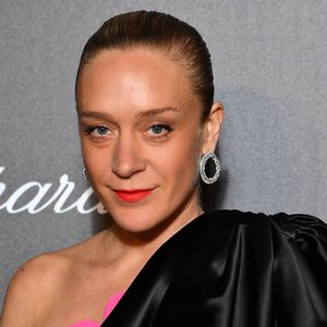 Neu-Mama Chloë Sevigny entspannt mit Kinderwagen unterwegs