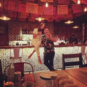 "Modern Family"-Star Adam DeVine hat seine Chloe geheiratet
