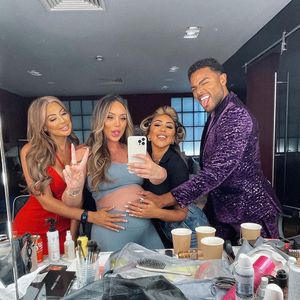"Geordie Shore"-Reunion: Charlotte Crosby zeigt Babybauch!