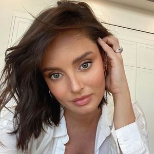 Beauty-Vloggerin filmt sich live im Netz während ihrer Wehen