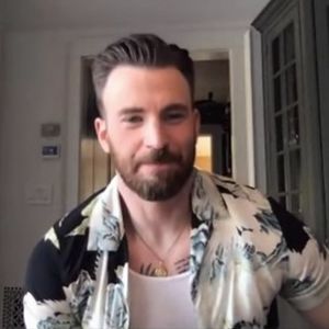 Fans aus dem Häuschen: Chris Evans zeigt tätowierte Brust