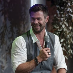 Wie frech: Chris Hemsworths Sohn crasht sein Radio-Interview