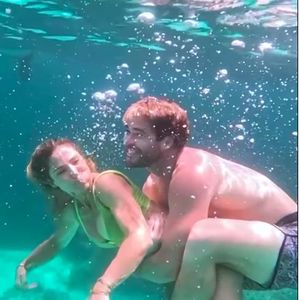 Unterwasser-Video: Chris Hemsworth und Elsa albern herum