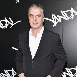 Chris Noth nach Missbrauchsvorwürfen wieder auf der Bühne