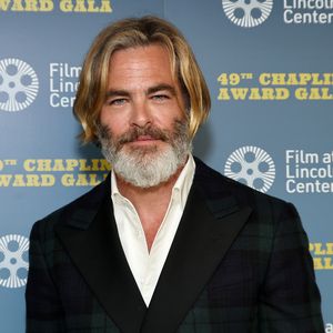 Was Ernstes? Chris Pine erneut mit mysteriöser Frau gesehen