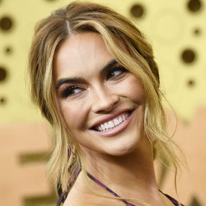 Alles fake? Chrishell Stause wettert gegen "Selling Sunset"