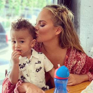 So süß gratuliert Chrissy Teigen Klein-Miles zum Geburtstag