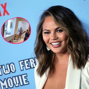 Chrissy Teigen filmt ihren Mann John Legend beim Duschen