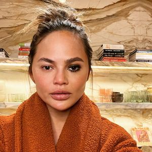 Fans verzückt: Chrissy Teigen zeigt sich (un)-geschminkt
