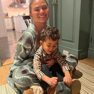 Chrissy Teigen unterstützt ihren Sohn Miles beim Basketball!