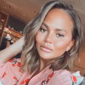 Kein Herzschlag beim Baby? Chrissy Teigen hatte Horrormorgen