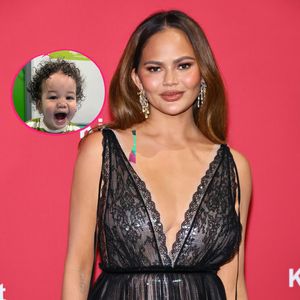 "Pure Freude": Chrissy Teigen teilt süße Bilder ihres Sohnes