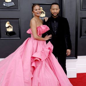 Hochzeitstag: John Legend und Chrissy turteln in Musikvideo!