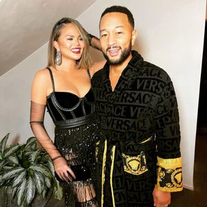 Im Bademantel: Fans feiern John Legends legeren Grammy-Look