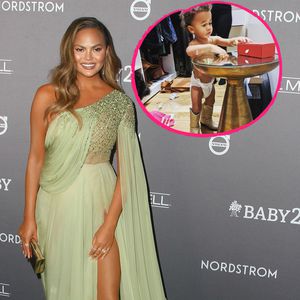 "Yeehaw": Chrissy Teigen zeigt Miles in Cowboy-Stiefeln