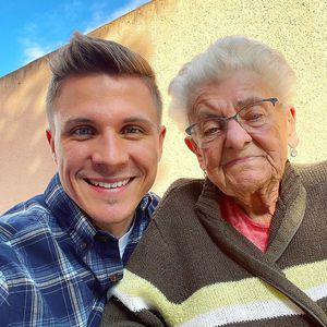 Enkel Chris trauert: TikTok-Star Oma Lisbeth ist gestorben