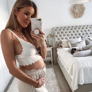 Schon kugelrund! Christin Kaeber zeigt nackten Babybauch