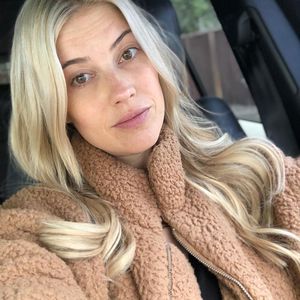 TV-Maklerin Christina Anstead isst ihre Plazenta in Kapseln