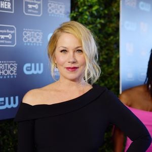 Wegen MS: Christina Applegate kann seit Wochen nicht duschen