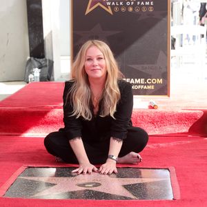 Darum war Christina Applegate auf Preisverleihung barfuß