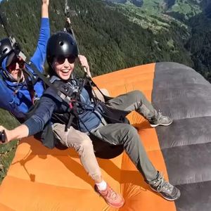 Luca und Christina Hänni genießen Rendezvous in der Luft