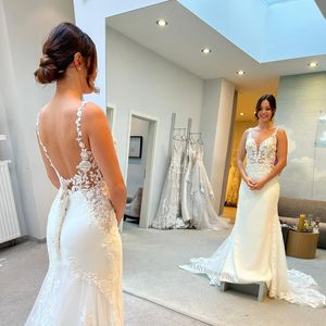 Christina Hänni zeigt Fotos ihrer früheren Brautkleidanprobe