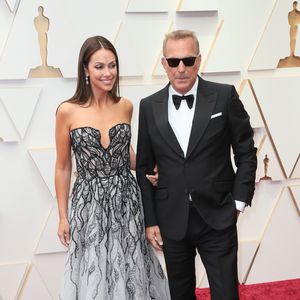 Ex Christine: Kevin Costner könnte mehr Unterhalt zahlen!