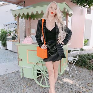 Coole Looks! "Selling Sunset"-Christine stylt sich selbst