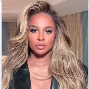Ciara in Outfit aus Leder