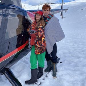 "Riverdale"-Star KJ Apa und Freundin mit Babybauch unterwegs