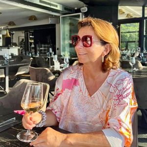 Plattform TikTok löscht Claudia Oberts Stripklub-Video