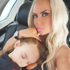 "Liebt Brüste": Coco Austin stillt Chanel (5) immer noch