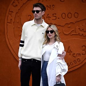 Emma Roberts strahlt mit ihrem Cody auf der Fashion Week