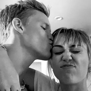 Ganz offen: Cody Simpson schwärmt über Liebe zu Miley Cyrus