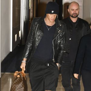 Cody Simpson engagiert Bodyguard wegen Beziehung mit Miley