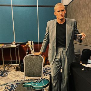 Beule in der Hose: Cody Simpson betont sein bestes Stück