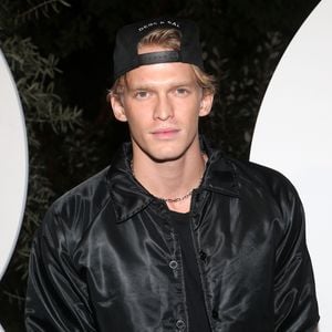 Beim Küssen erwischt: Hat Mileys Ex Cody eine neue Freundin?